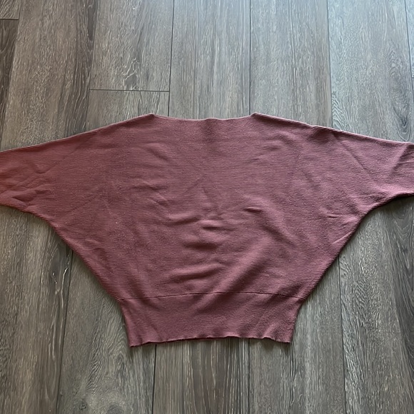 Super soft knit sweater - Picture 2 of 8